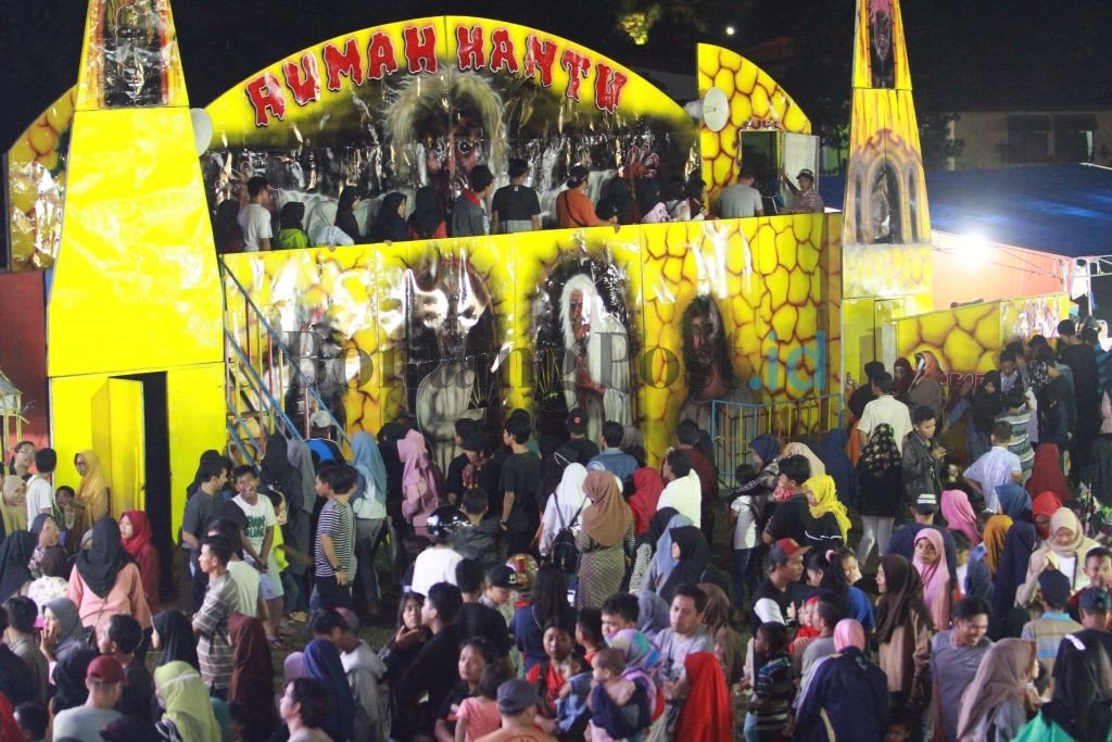 Rekam Jejak Tradisi Rumah Hantu Sebagai Bisnis di Pasar Malam